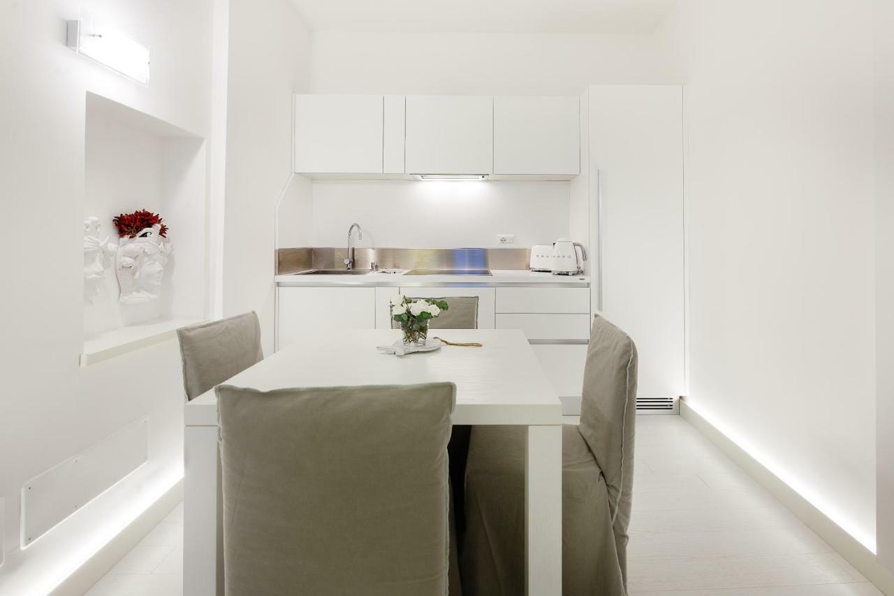 White Stylish Apartments วีโกเอเกวนเซ ภายนอก รูปภาพ