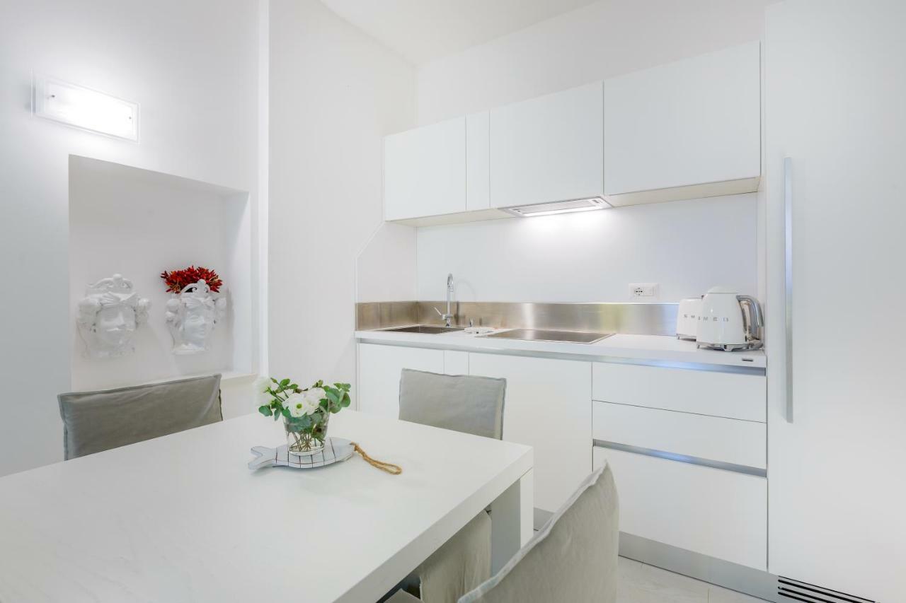 White Stylish Apartments วีโกเอเกวนเซ ภายนอก รูปภาพ