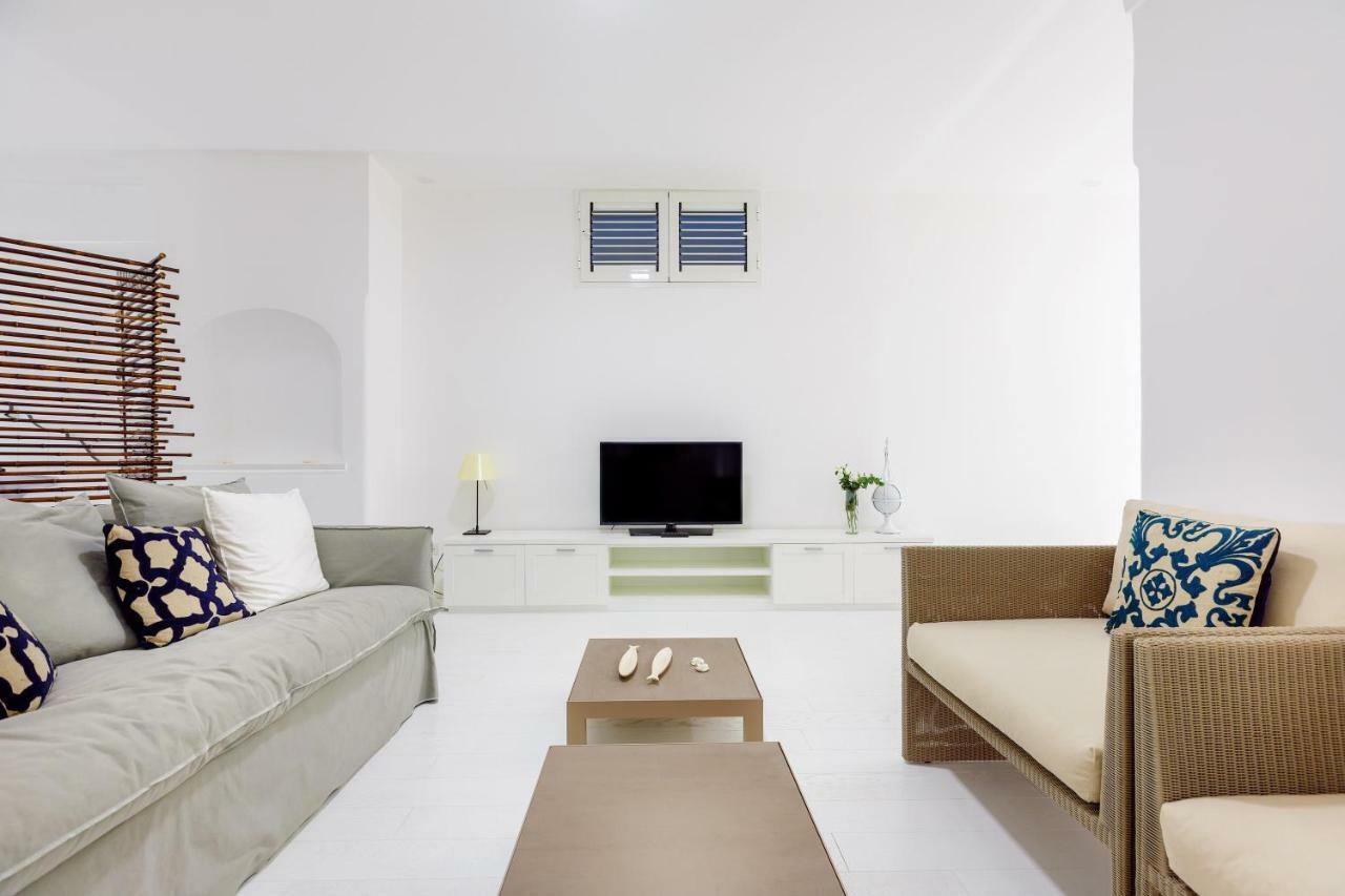 White Stylish Apartments วีโกเอเกวนเซ ภายนอก รูปภาพ