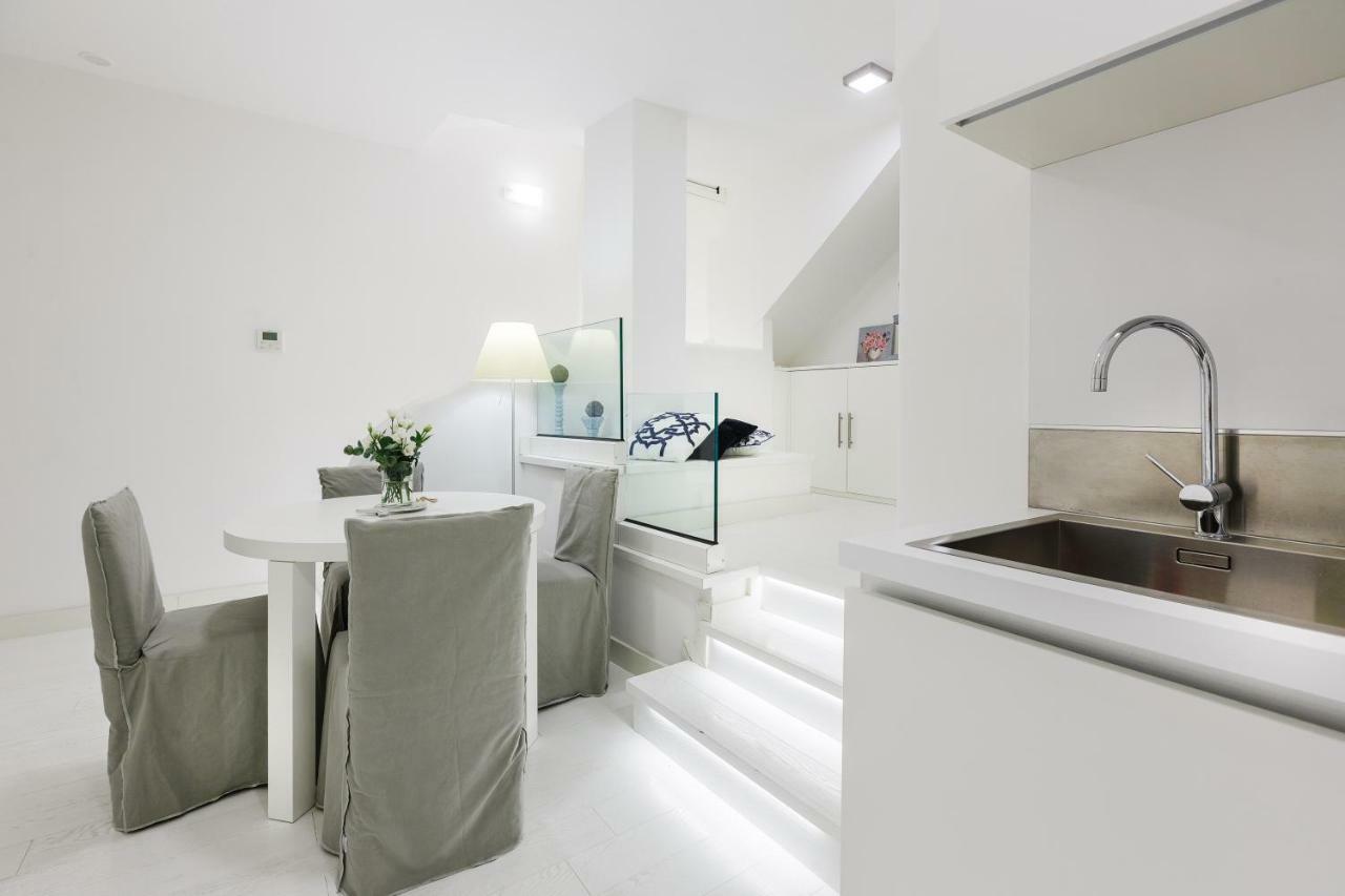 White Stylish Apartments วีโกเอเกวนเซ ภายนอก รูปภาพ