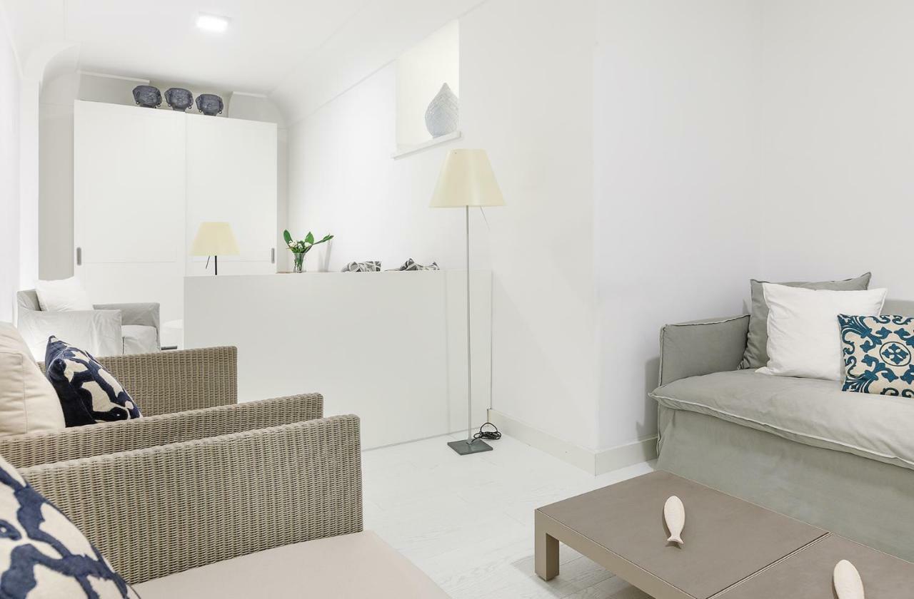 White Stylish Apartments วีโกเอเกวนเซ ภายนอก รูปภาพ